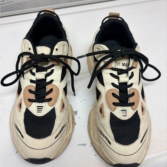 Steve Madden Earth Tone Tennis Shoes - Size 9.5 - Picture 2 of 5
